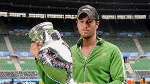 Enrique-Iglesias-to-Sing-to-Soccer-Fans